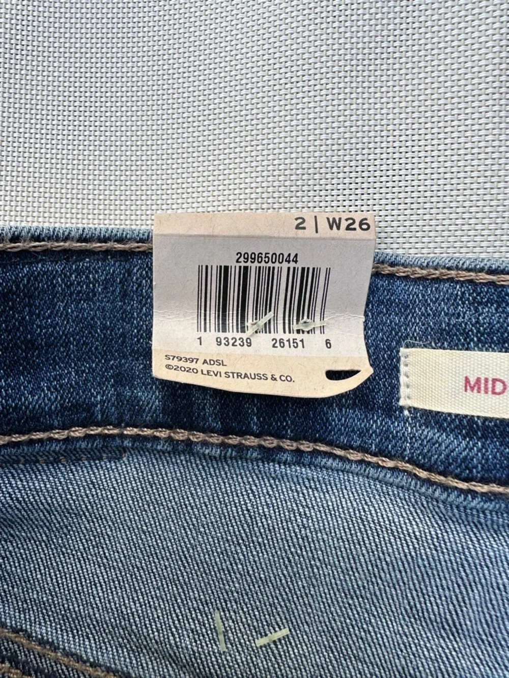 Levi's Women's Mid-Blue Rolled Hem Distressed Denim Shorts size 26 - Picture 9 of 10